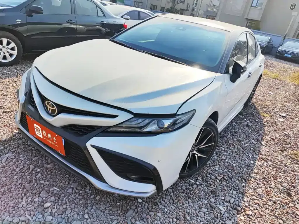 Toyota Camry 2023 из CN, фото 1