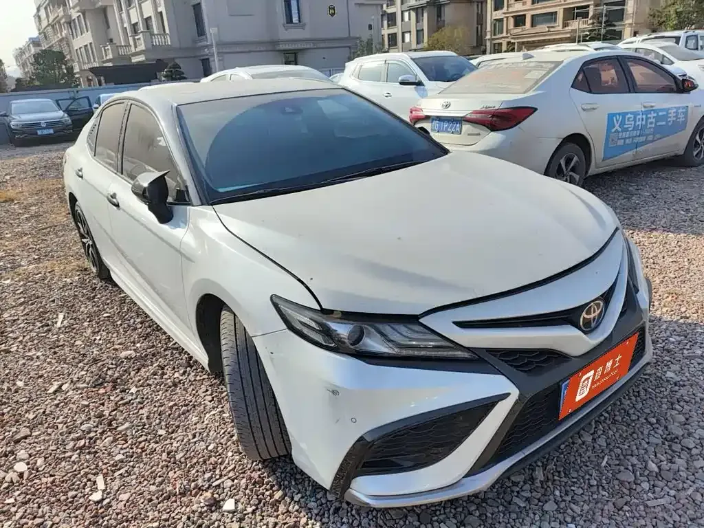 Toyota Camry 2023 из CN, фото 2