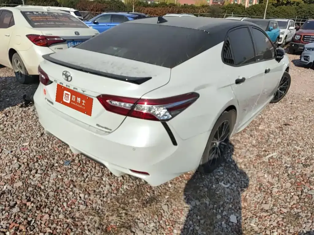 Toyota Camry 2023 из CN, фото 3