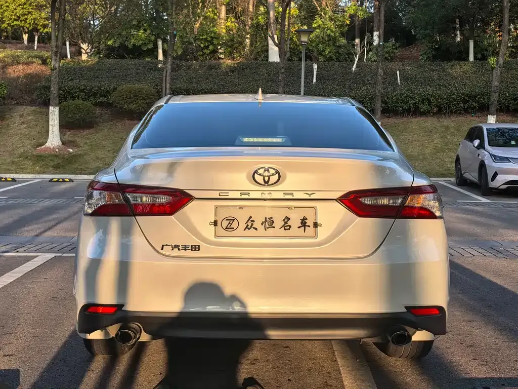 Toyota Camry — фото 4
