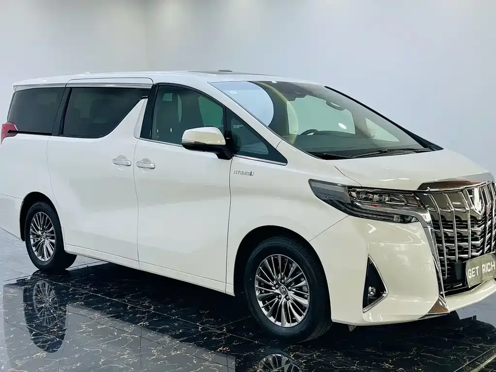 Toyota Alphard — фото 9