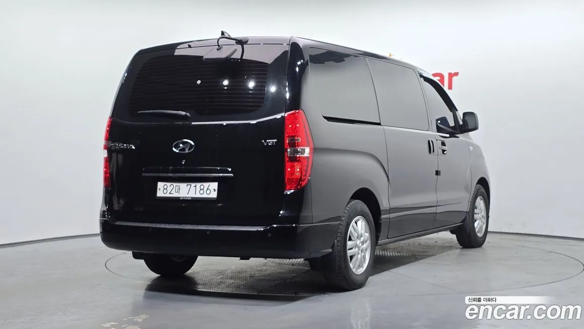 Hyundai Starex — фото 2