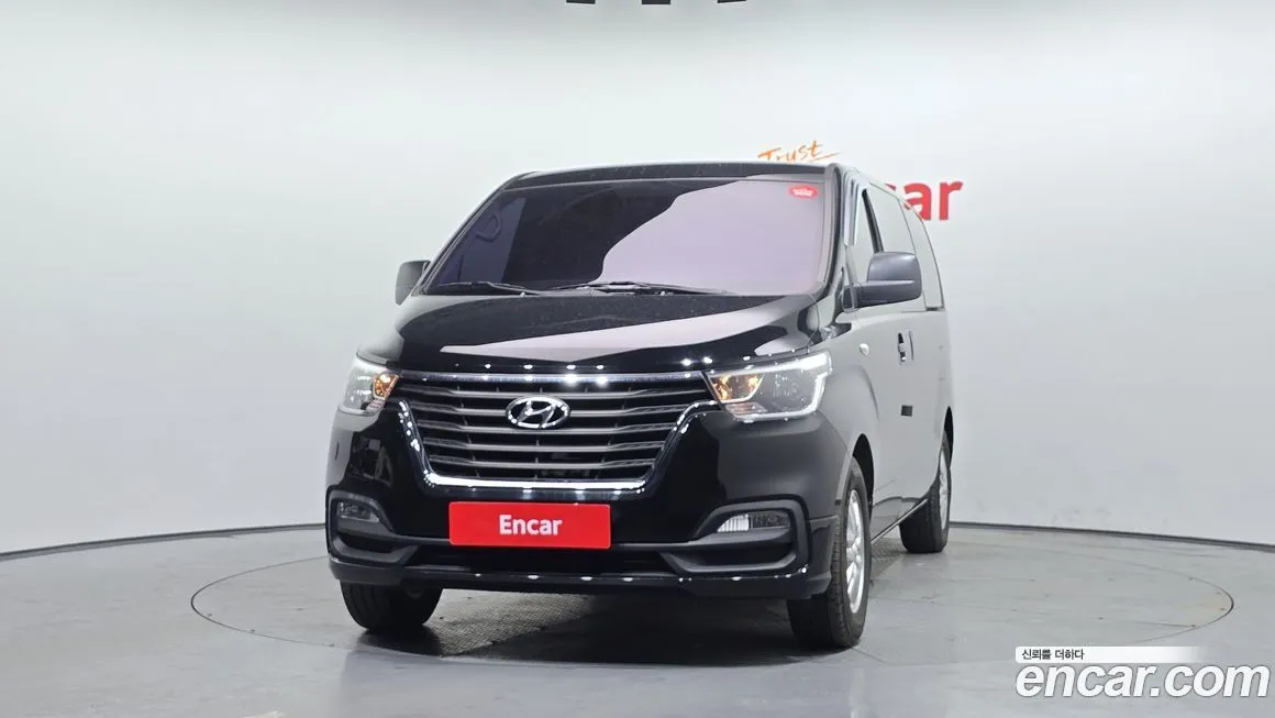 Hyundai Starex — фото 3