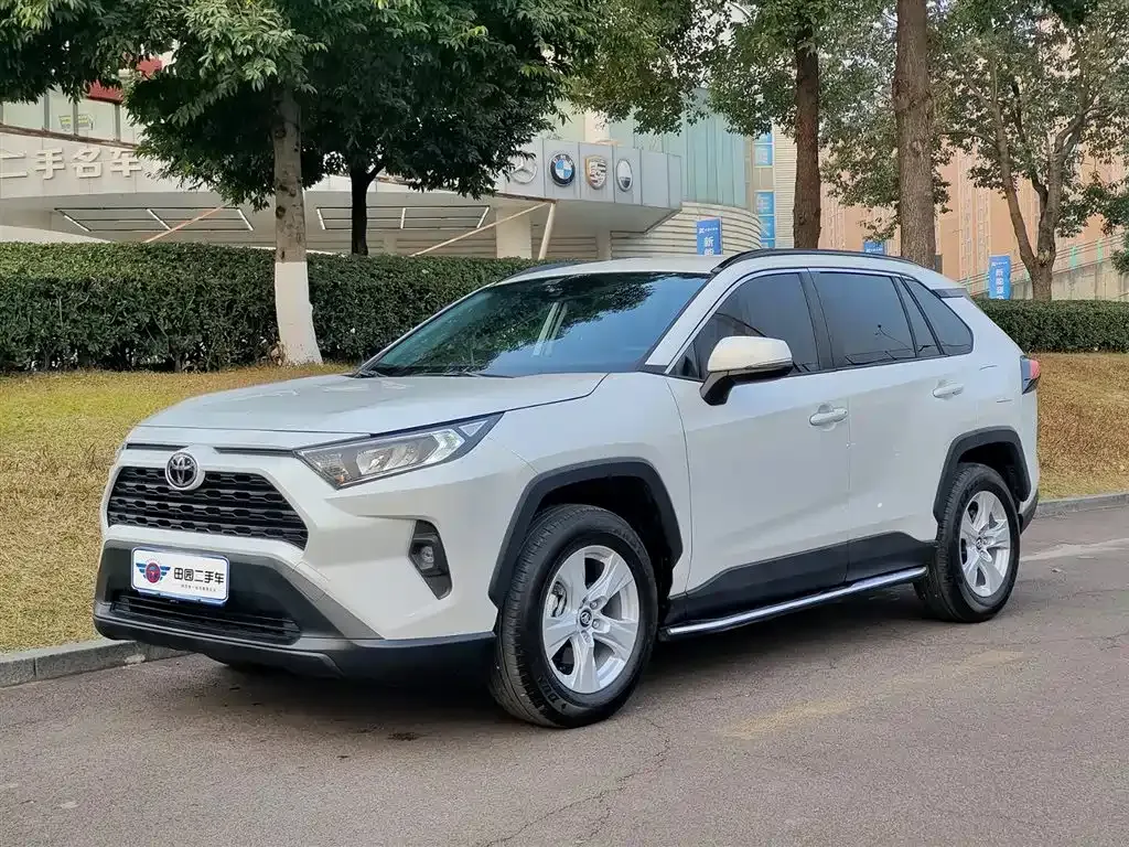 Toyota RAV4 2025 из CN, фото 1