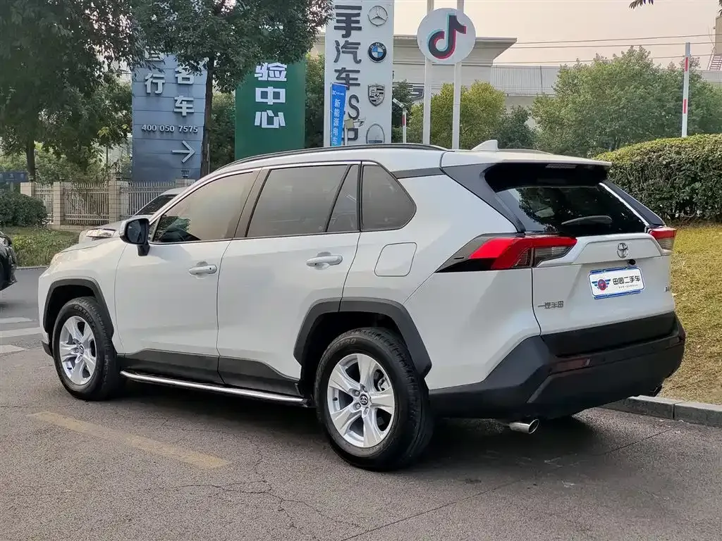 Toyota RAV4 2025 из CN, фото 4
