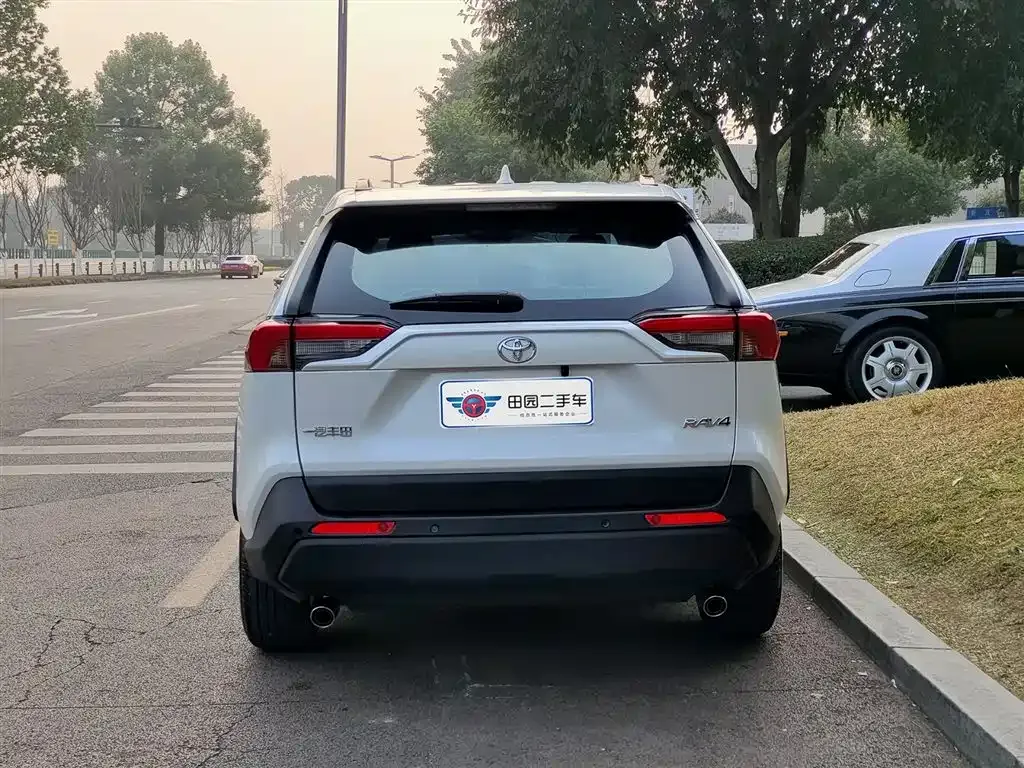 Toyota RAV4 2025 из CN, фото 5