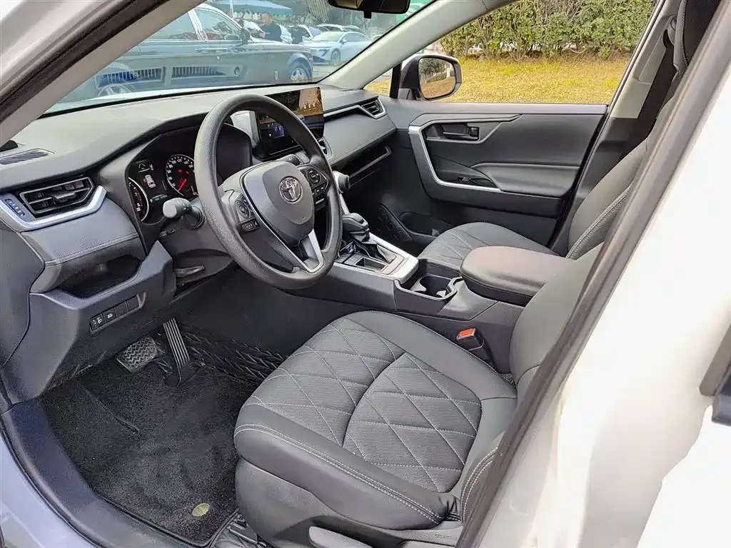 Toyota RAV4 2025 из CN, фото 8