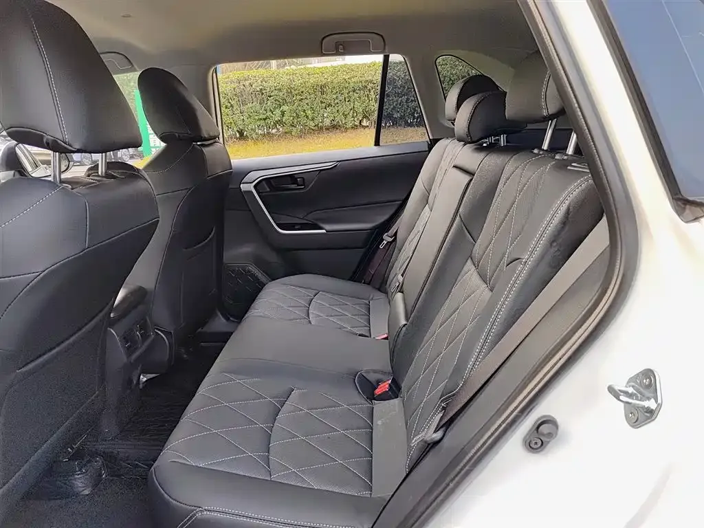 Toyota RAV4 2025 из CN, фото 6
