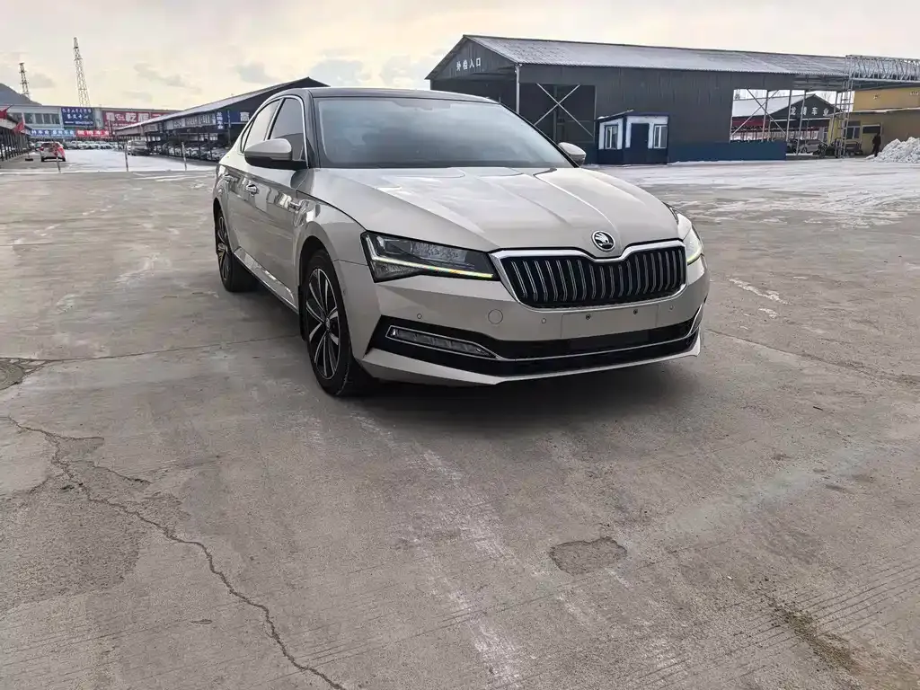 Skoda Superb — фото 3