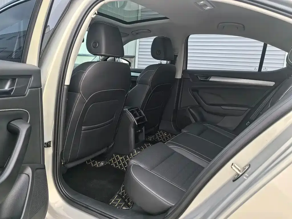 Skoda Superb — фото 6