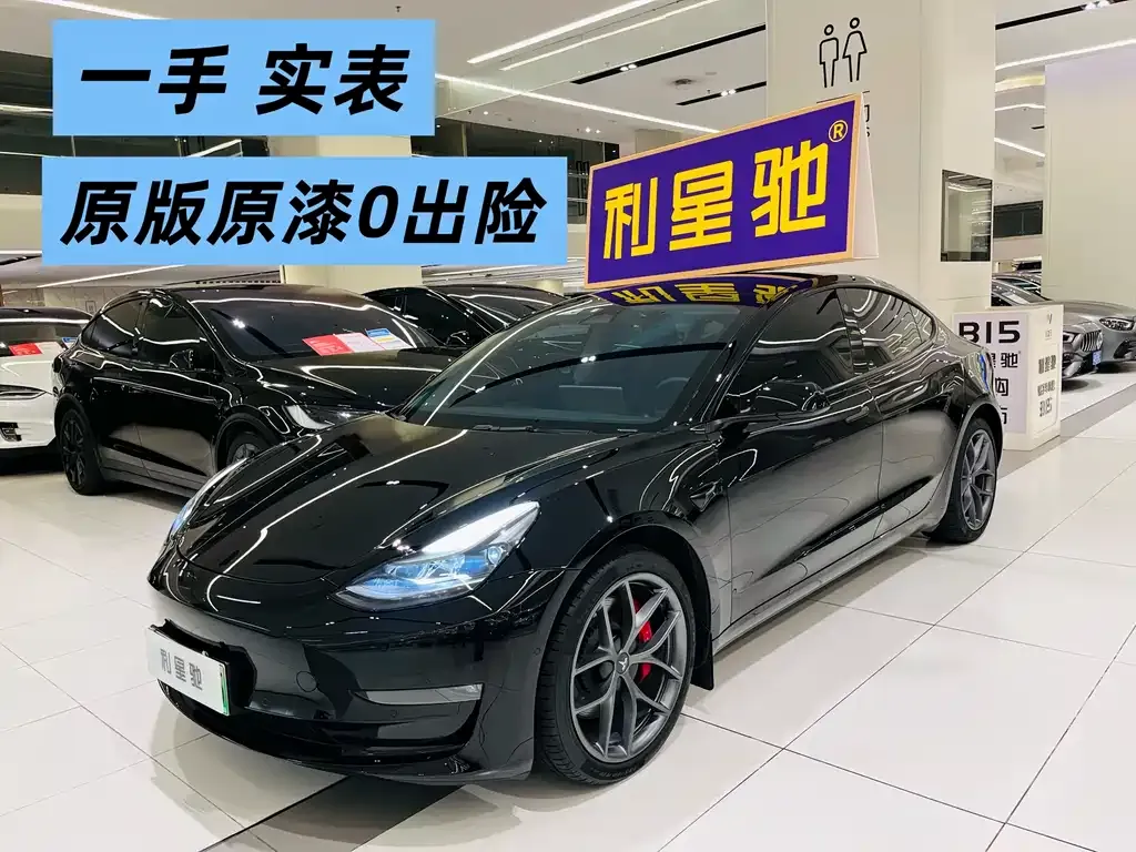 Tesla Model 3 — фото 1