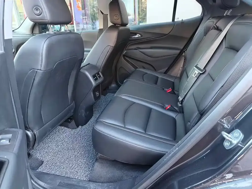 Chevrolet Equinox 2023 из CN, фото 9