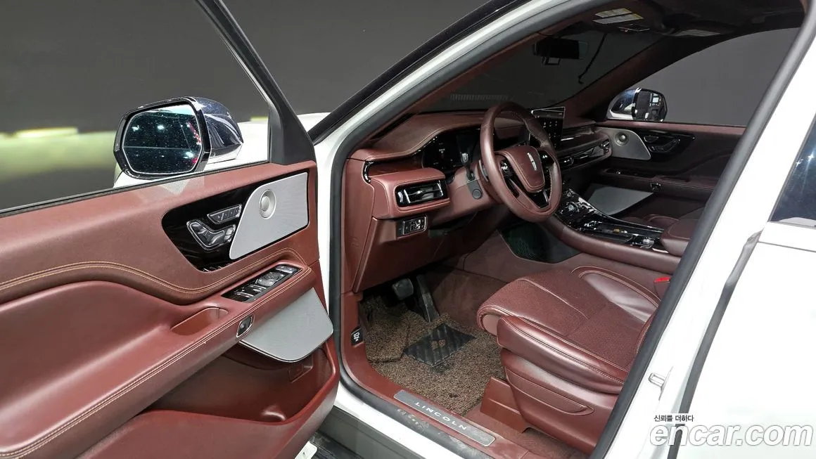 Lincoln Aviator — фото 10