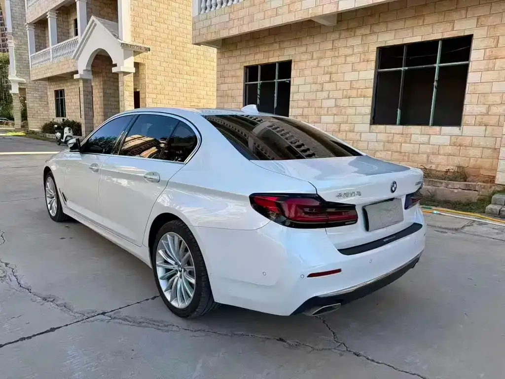 BMW 5 Series — фото 2