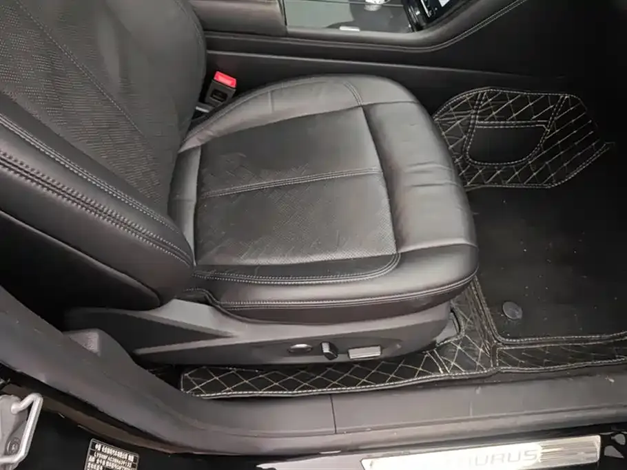 Ford Taurus 2022 из CN, фото 2
