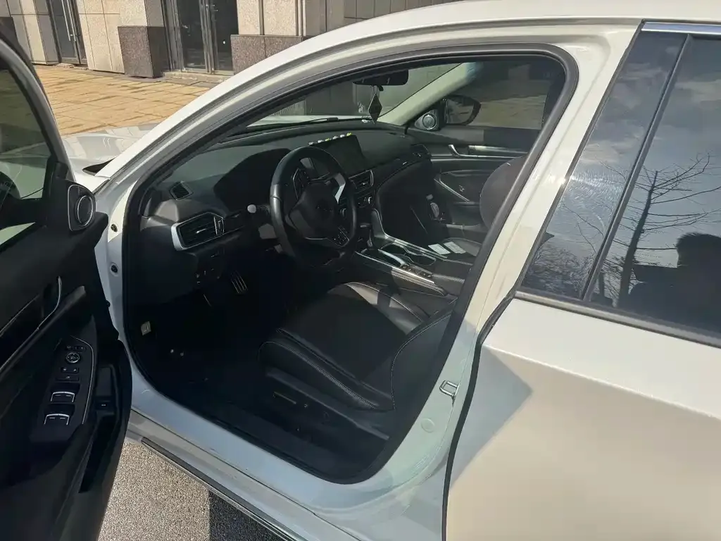 Honda Accord — фото 6