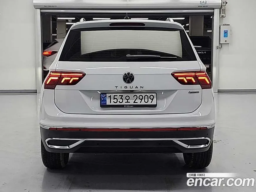 Volkswagen Tiguan — фото 8