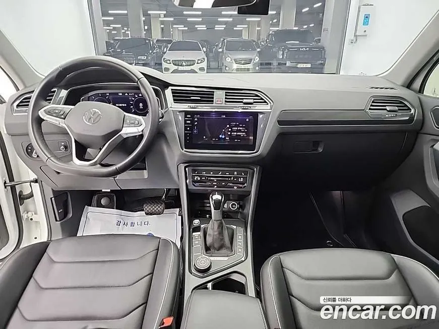 Volkswagen Tiguan — фото 4