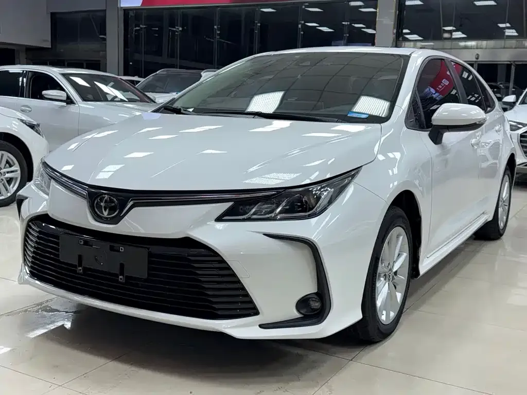 Toyota Corolla — фото 5