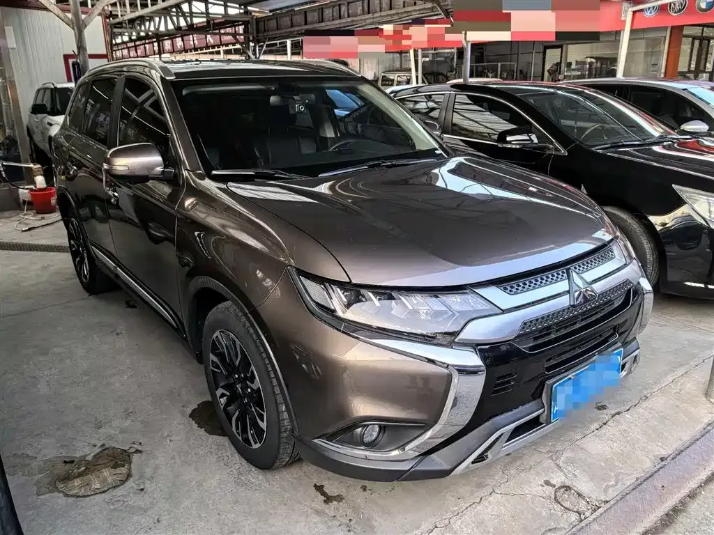 Mitsubishi Outlander — фото 3