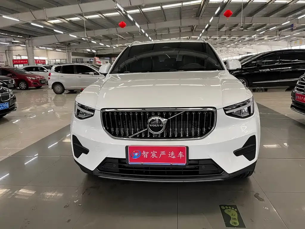 Volvo XC40 — фото 2