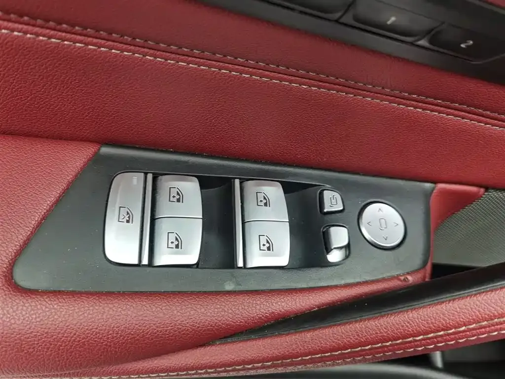 BMW 5 Series — фото 10