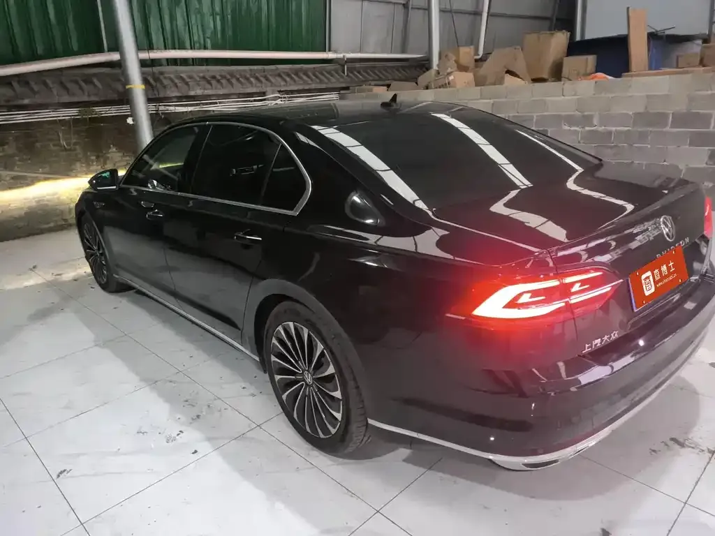 Volkswagen Phideon — фото 7