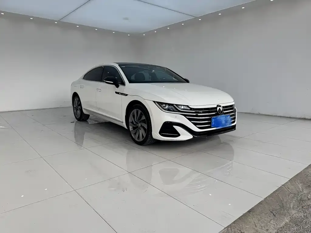 Volkswagen CC 2023 из CN, фото 1