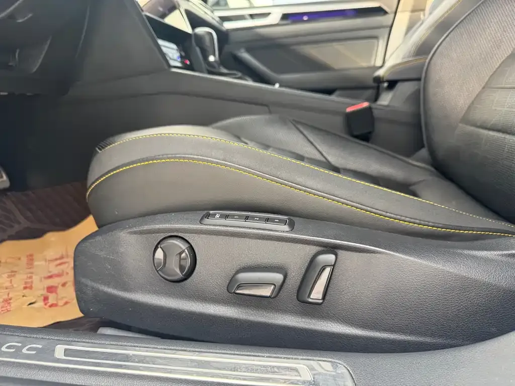 Volkswagen CC 2023 из CN, фото 10
