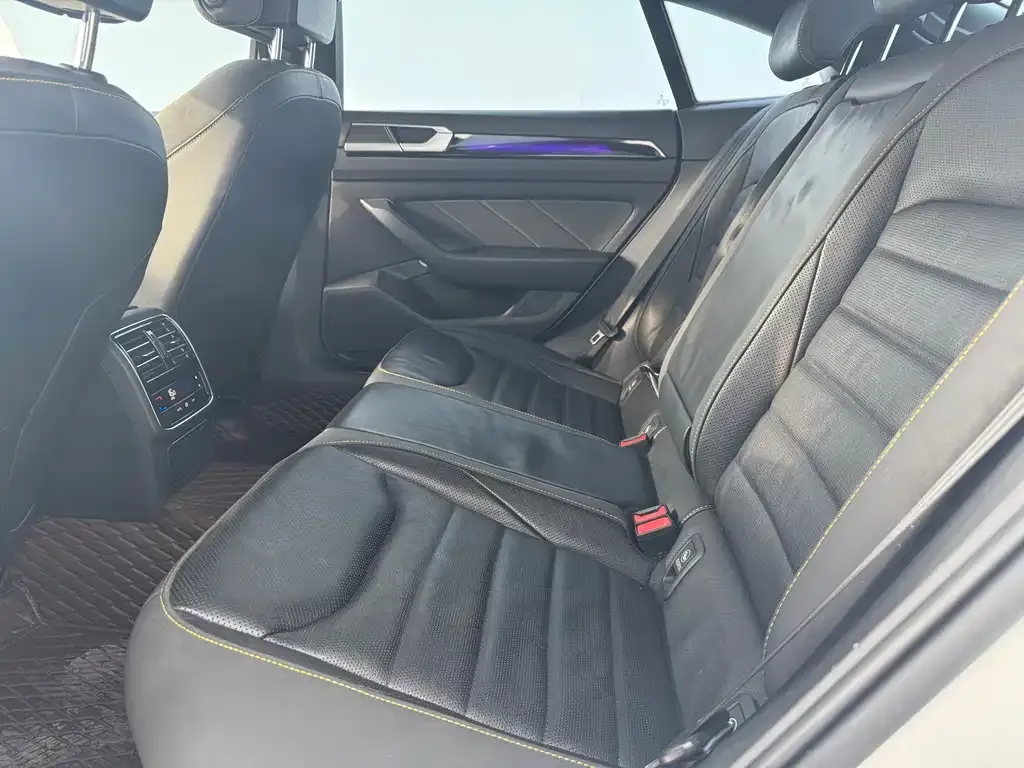 Volkswagen CC 2023 из CN, фото 6
