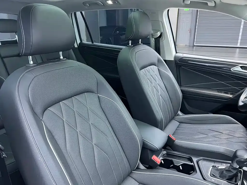 Volkswagen Tiguan L 2023 из CN, фото 5