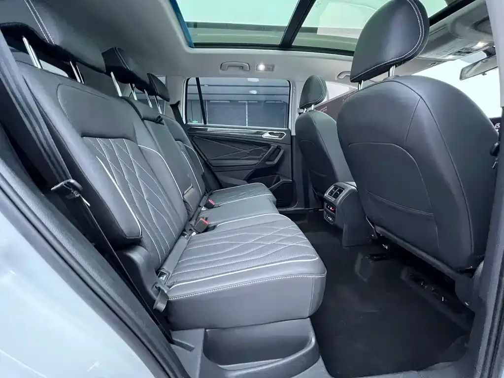 Volkswagen Tiguan L 2023 из CN, фото 9