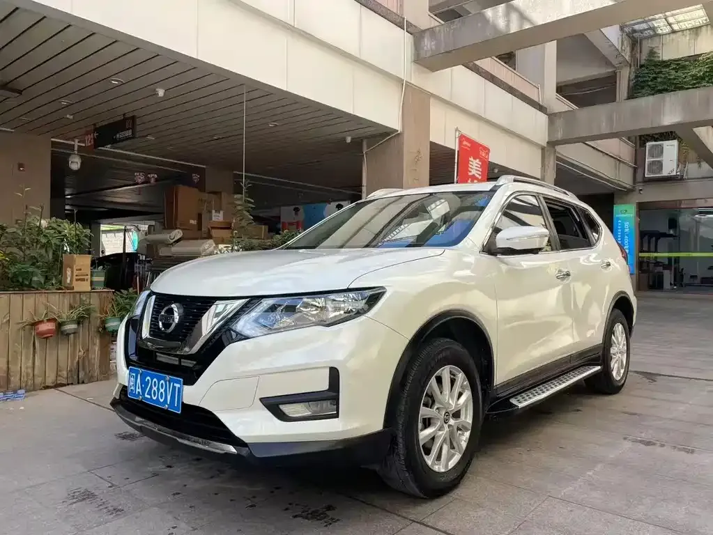 Nissan X-Trail — фото 1