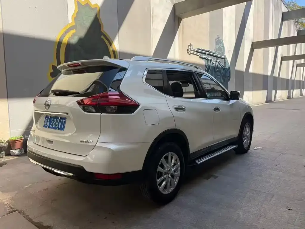 Nissan X-Trail — фото 9