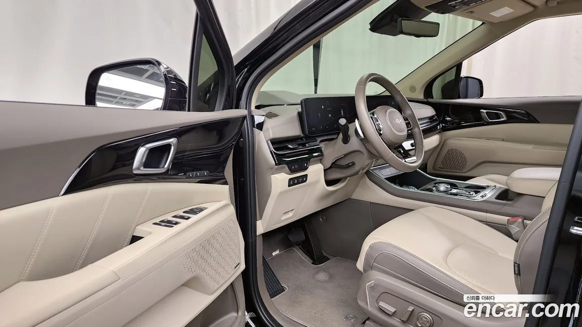 Kia Carnival — фото 10