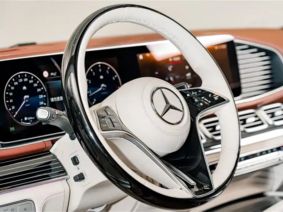 Mercedes-Benz GLS — фото 6