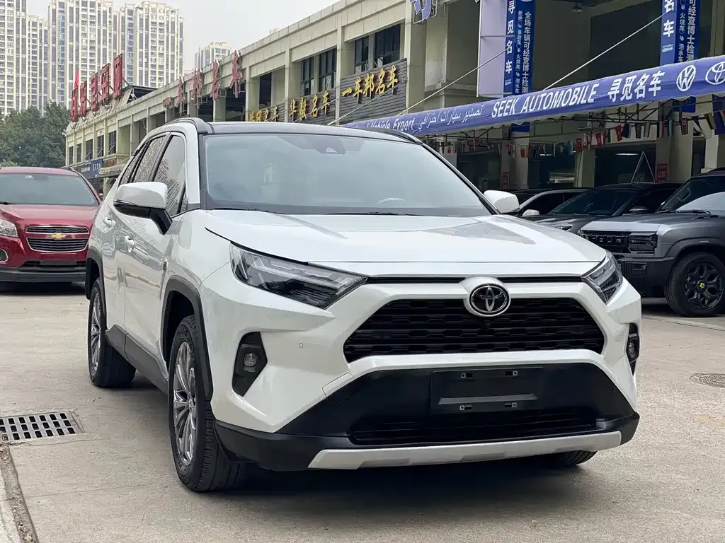 Toyota RAV4 — фото 2