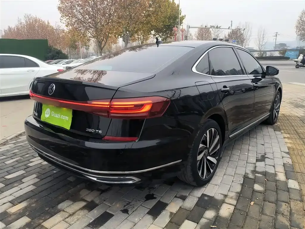 Volkswagen Passat — фото 8