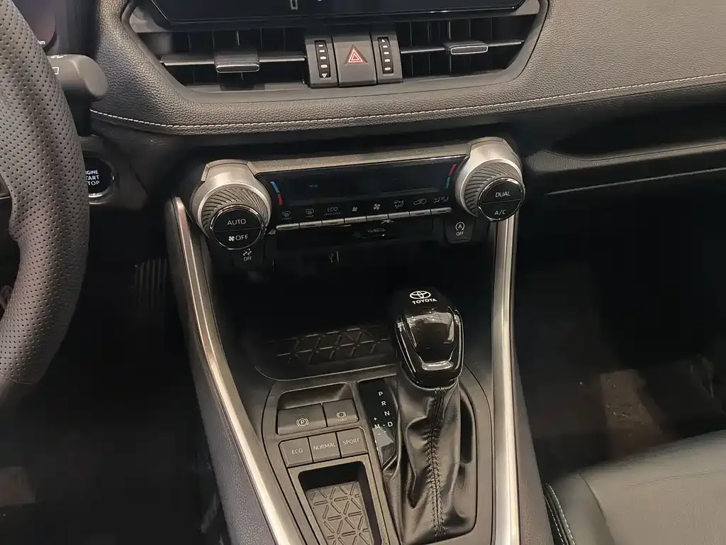 Toyota Wildlander 2023 из CN, фото 10