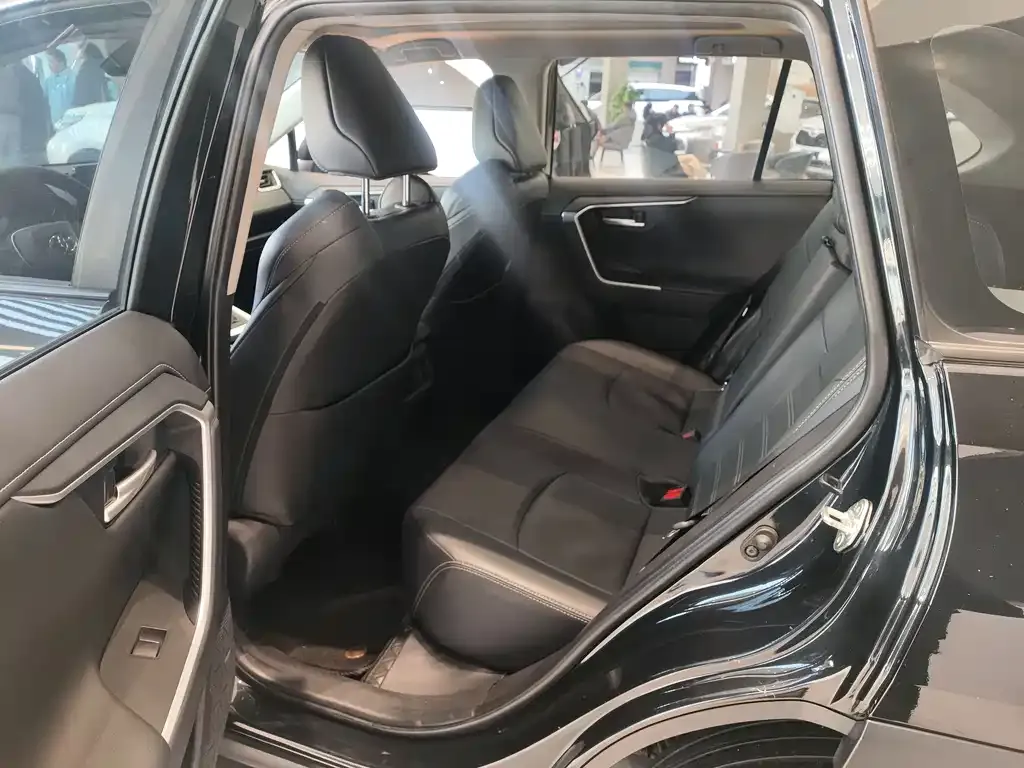 Toyota Wildlander 2023 из CN, фото 6