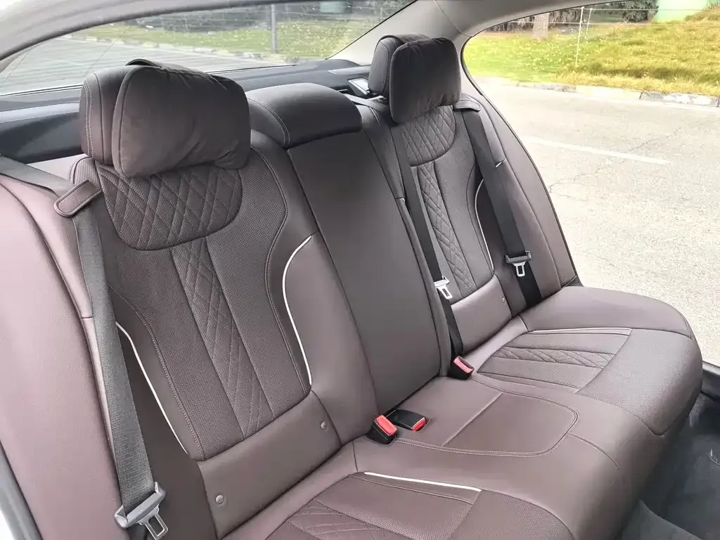 BMW 5 Series 2021 из CN, фото 6