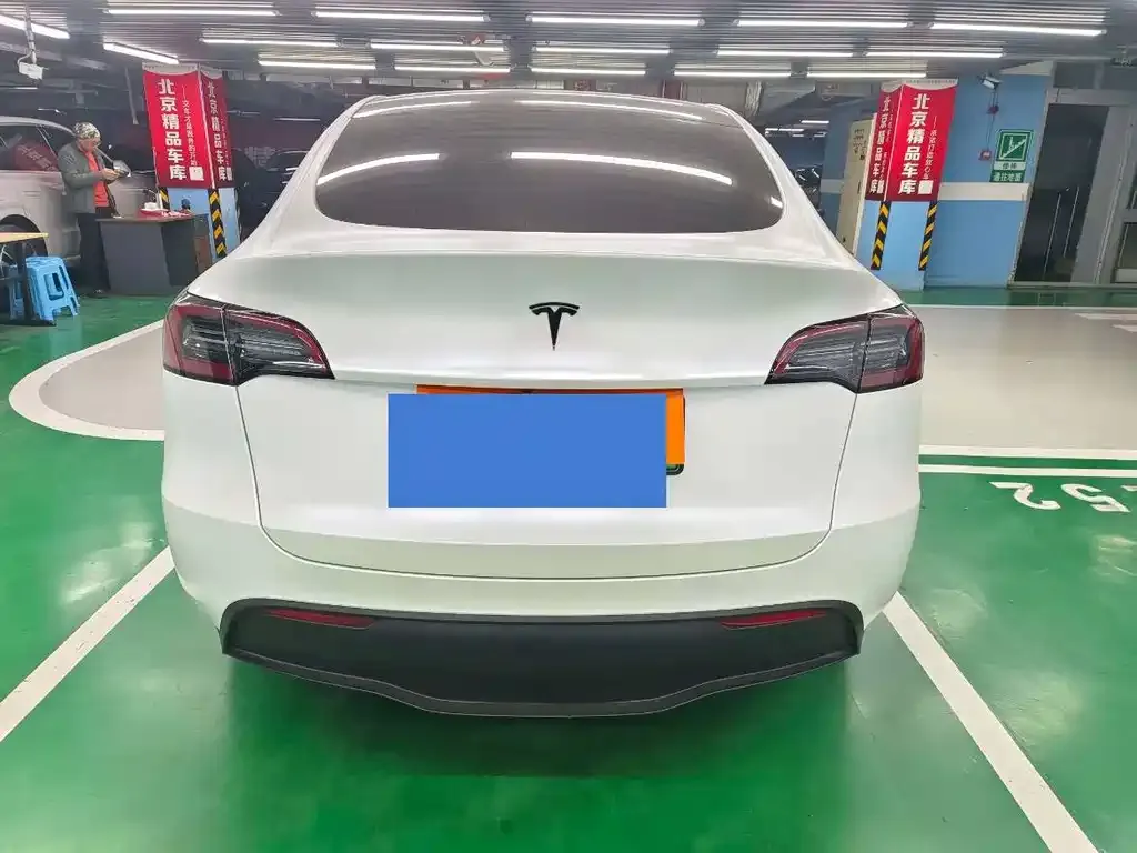 Tesla Model Y — фото 3