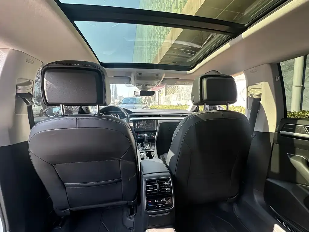 Volkswagen CC 2024 из CN, фото 2