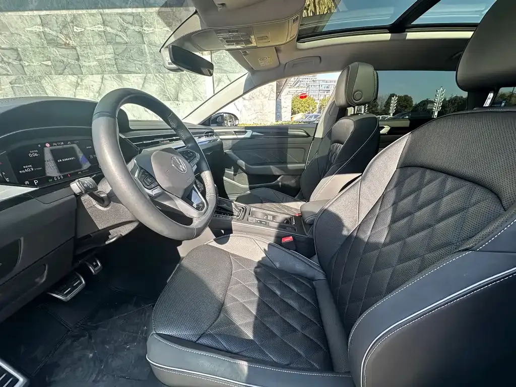 Volkswagen CC 2024 из CN, фото 8