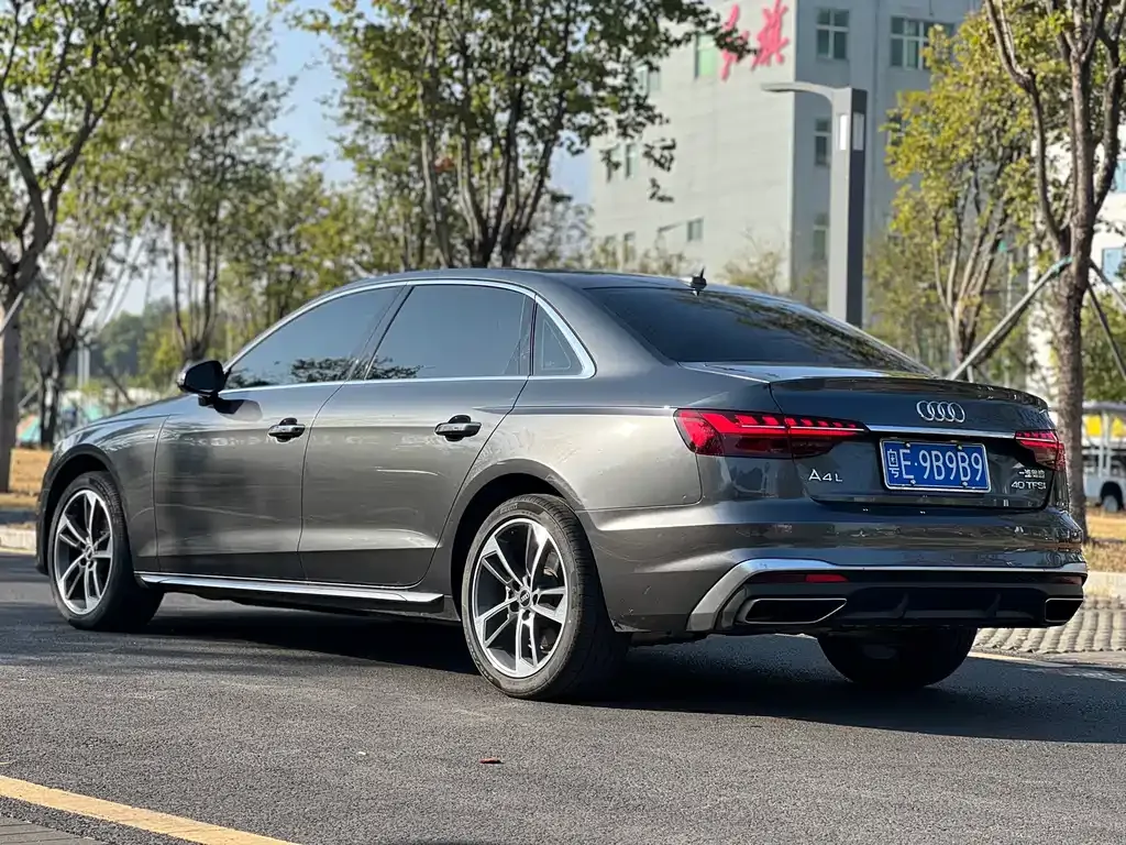 Audi A4L — фото 5