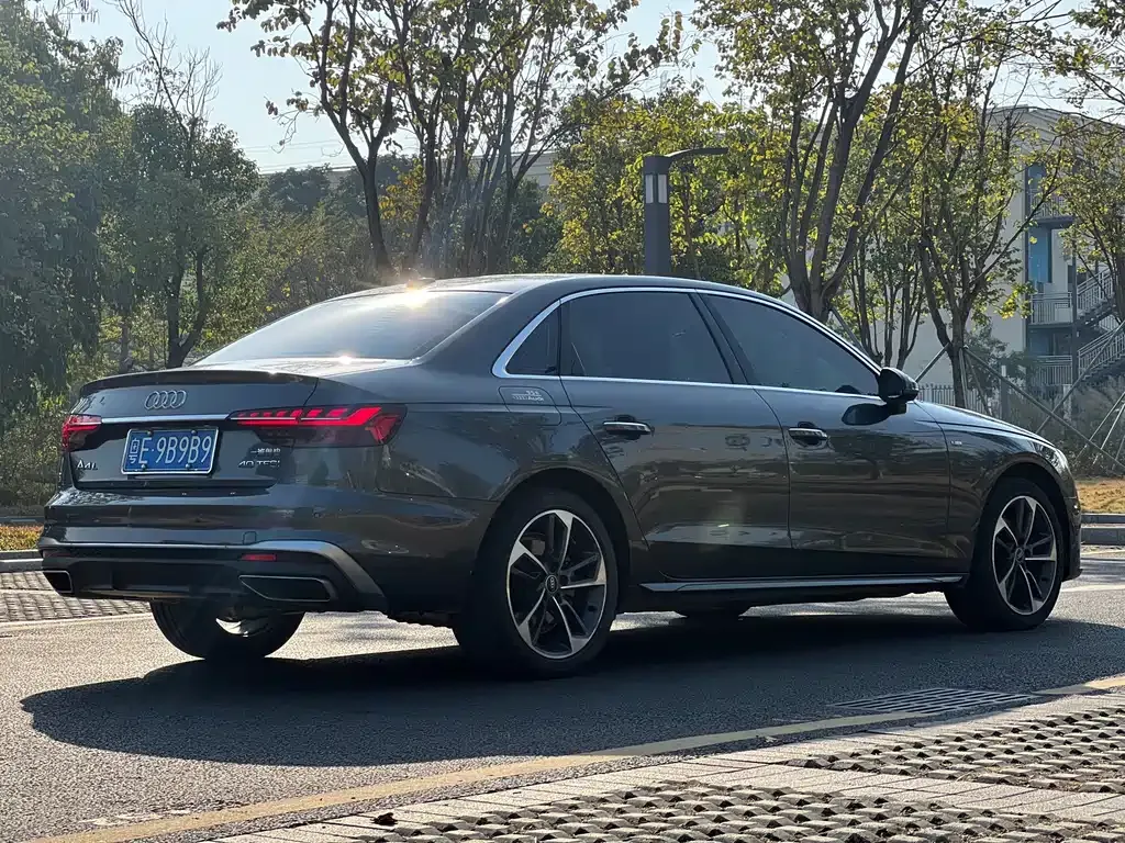 Audi A4L — фото 10