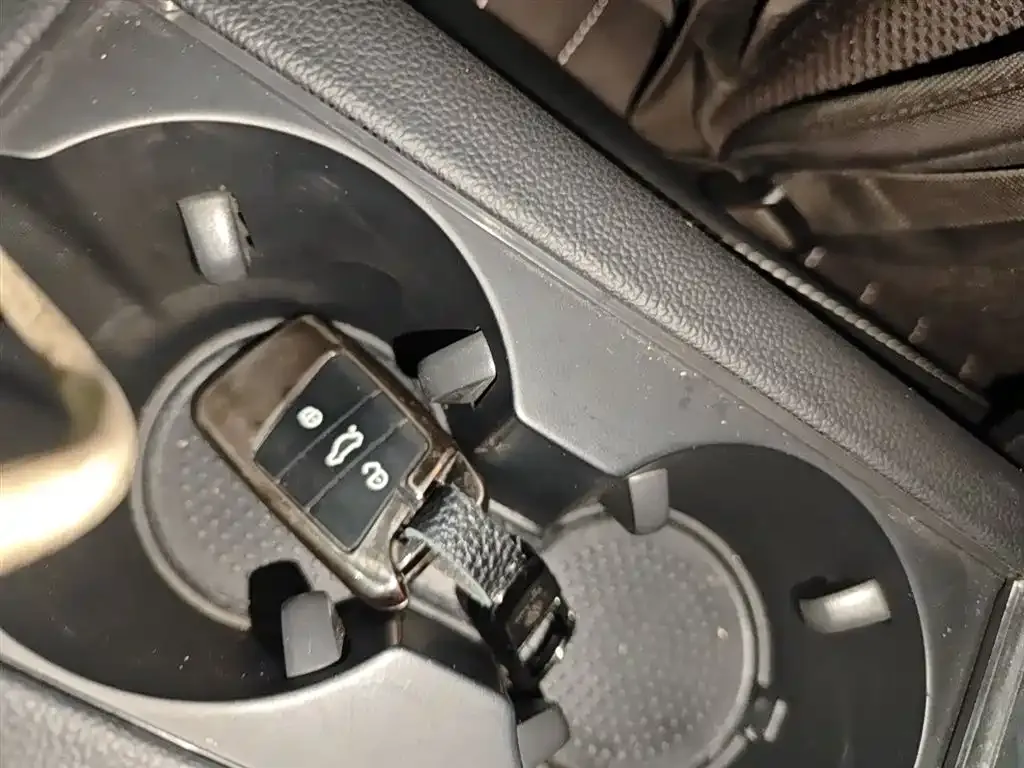 Volkswagen Magotan 2022 из CN, фото 2
