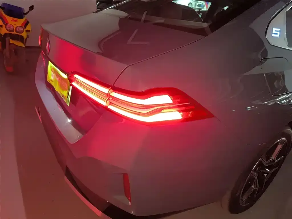 BMW i5 2026 из CN, фото 2