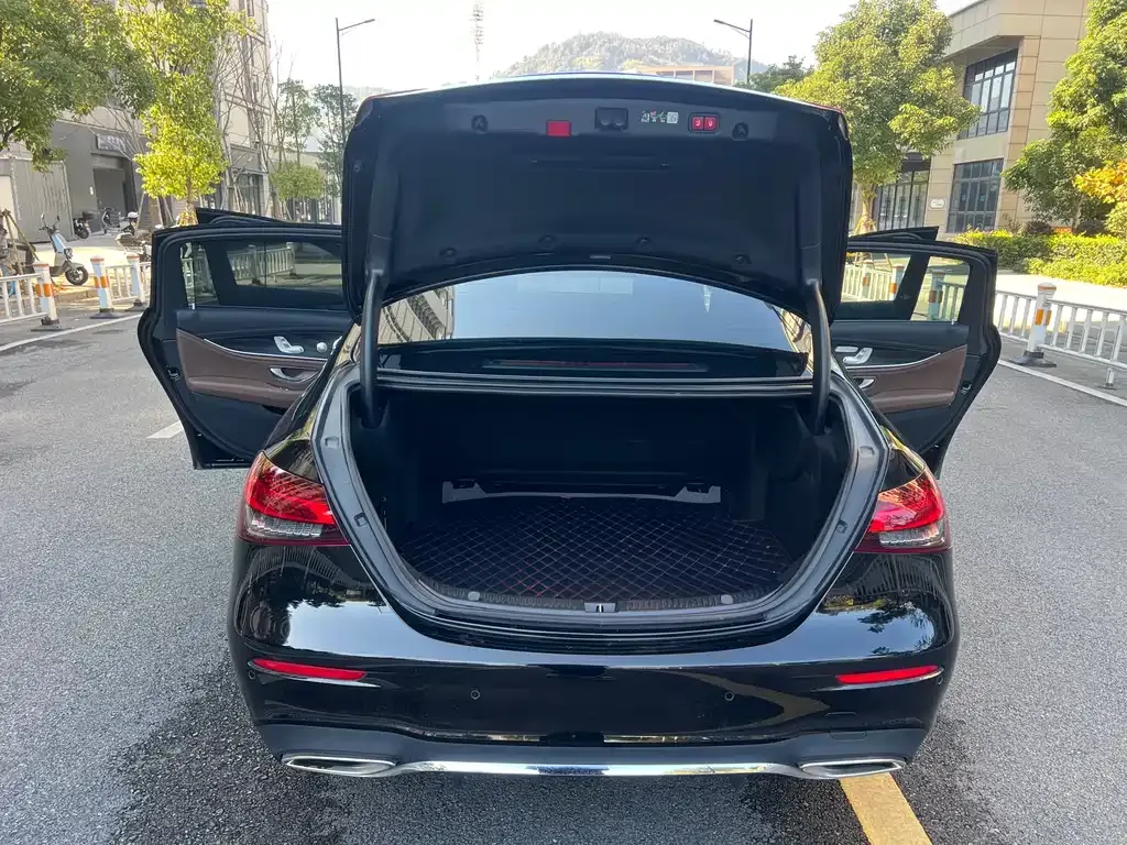Mercedes-Benz E-Class 2023 из CN, фото 9