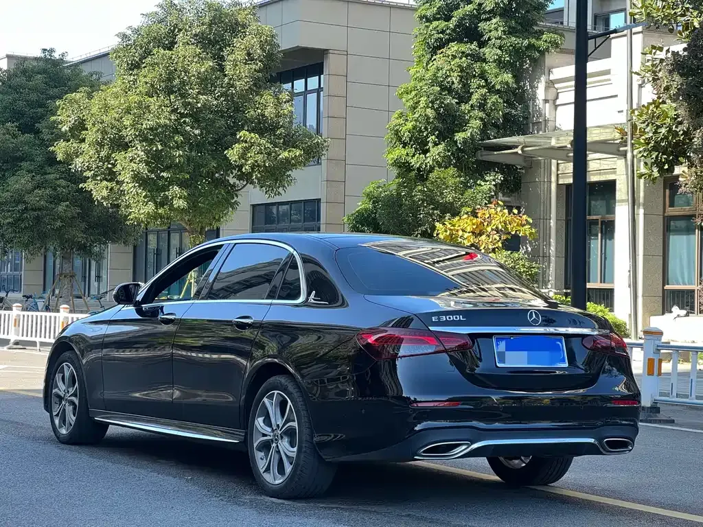 Mercedes-Benz E-Class 2023 из CN, фото 8